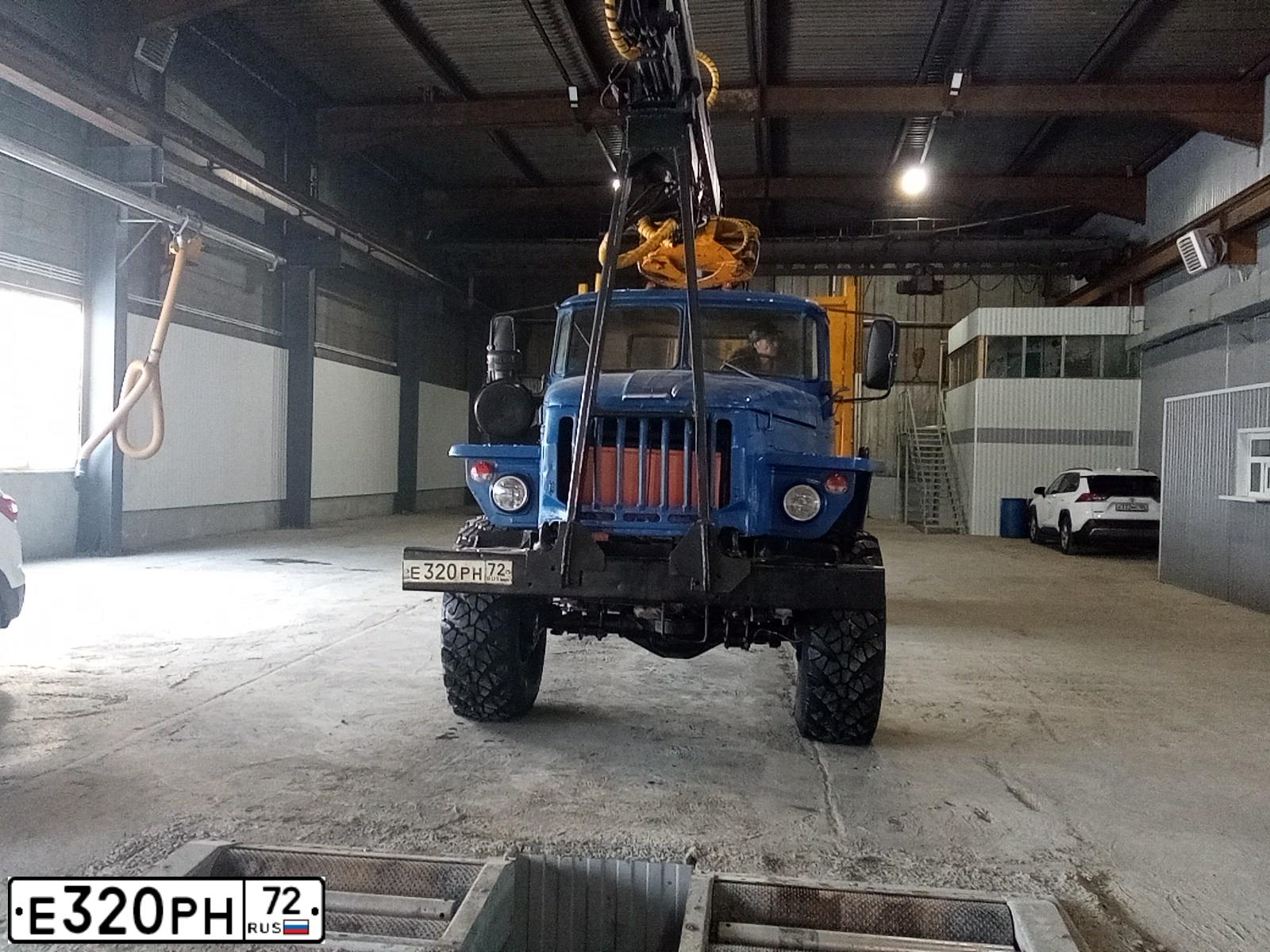 Фото автомобиля УРАЛ 432030, 1995 — госномер Е446РУ186