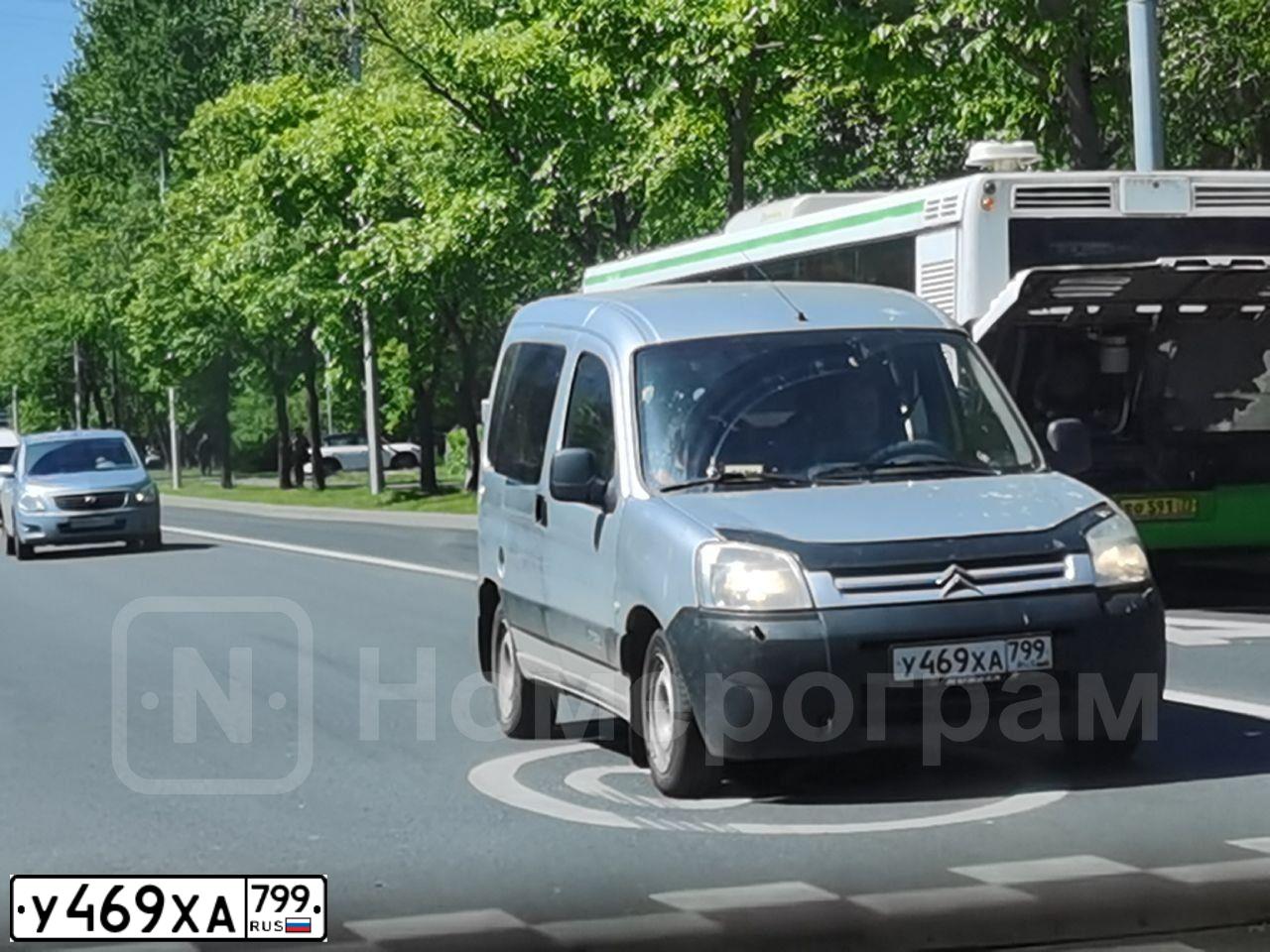 Фото автомобиля CITROEN BERLINGO, 2006 — госномер У469ХА799. Цвет: Серебристый