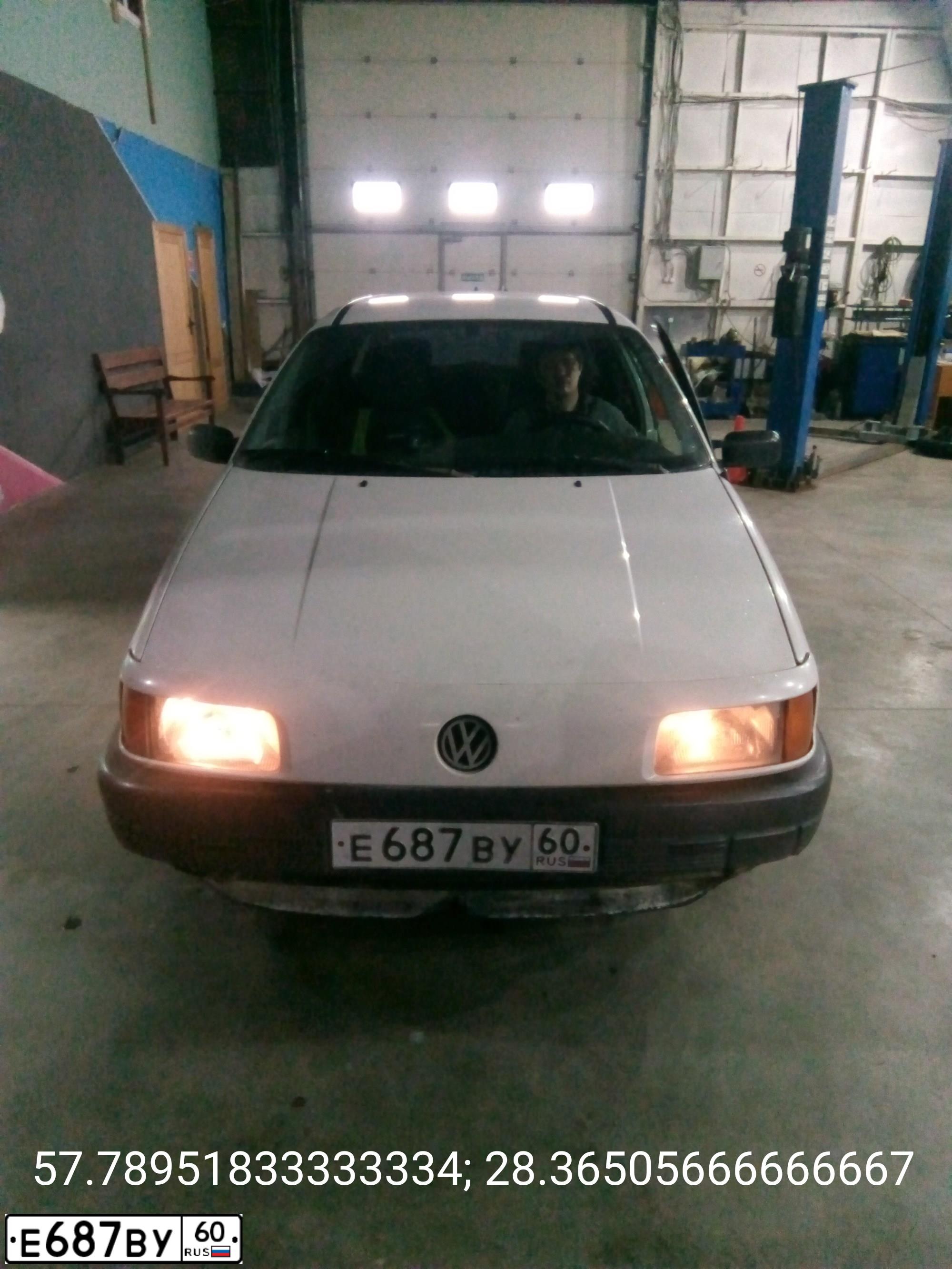 Фото автомобиля LADA 2105 LADA, 2003 — госномер Е687ВХ60. Цвет: ТЕМНО-БОРДОВЫЙ