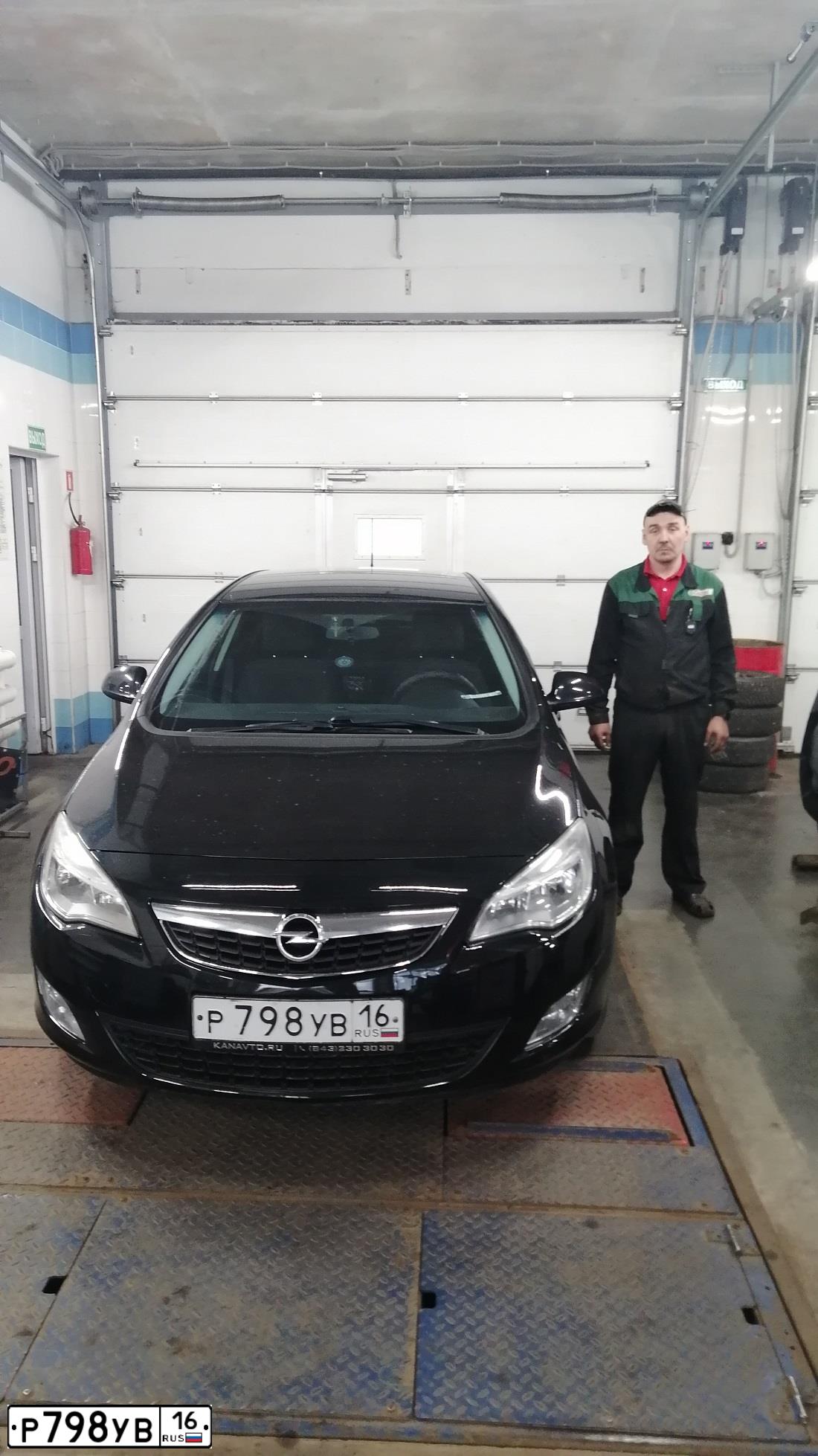 Фото автомобиля OPEL ASTRA, 2011 — госномер В201УХ37. Цвет: ЧЕРНЫЙ