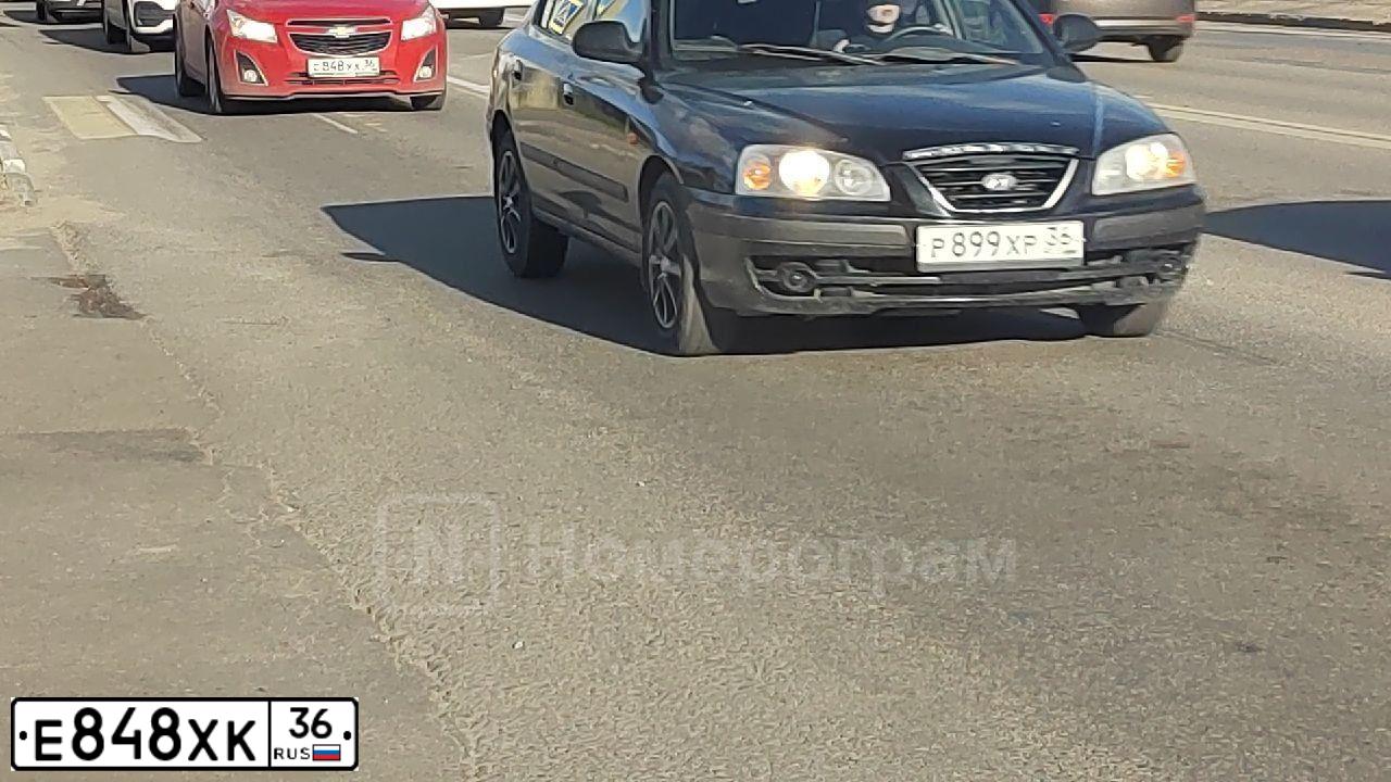 Фото автомобиля AUDI A6, 2013 — госномер В006ЕА36. Цвет: СЕРО-КОРИЧНЕВЫЙ