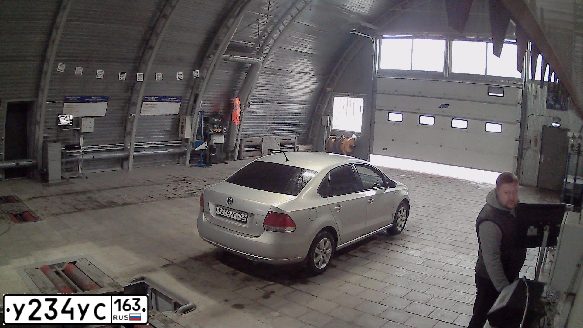 Фото автомобиля VOLKSWAGEN POLO, 2010 — госномер О867АС702
