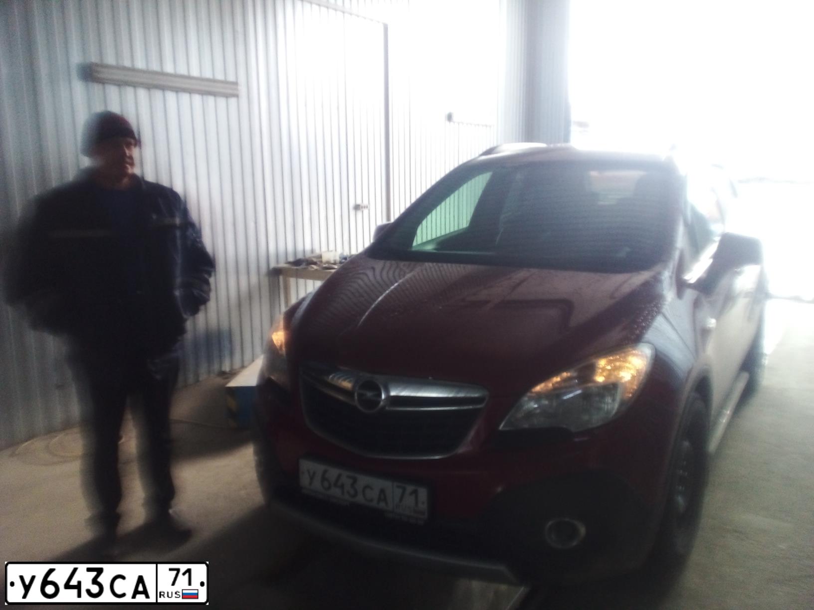 Фото автомобиля OPEL MOKKA, 2013 — госномер У585ТА71. Цвет: Красный