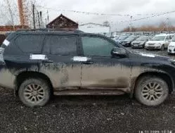 Фото автомобиля TOYOTA LAND CRUISER 150, 2016 — госномер Р836ТК159. Цвет: ЧЕРНЫЙ