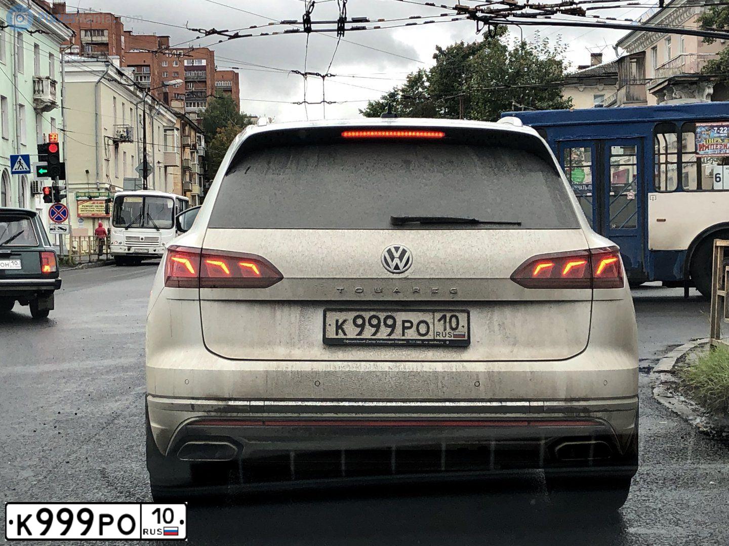 Фото автомобиля VOLKSWAGEN TOUAREG, 2015 — госномер М459СА10. Цвет: ТЕМНО-СИНИЙ