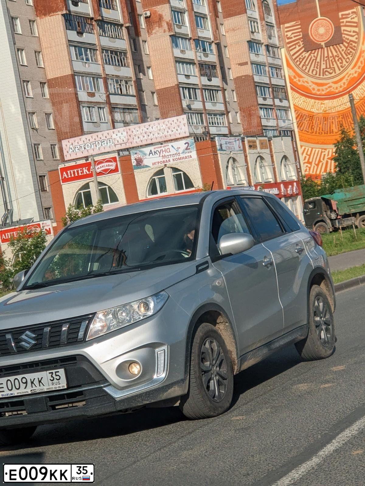 Фото автомобиля CHERY A3 /M11/, 2012 — госномер Е009КК35. Цвет: ЧЕРНЫЙ