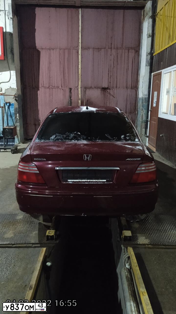Фото автомобиля HONDA ACCORD, 2002 — госномер В541ХХ43. Цвет: Красный