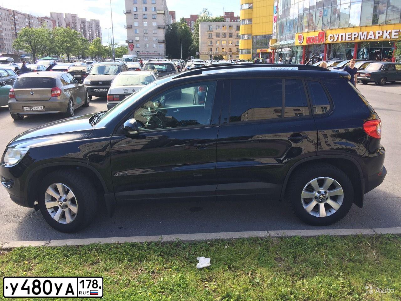 Фото автомобиля BMW SERIE 1, 2006 — госномер У923НТ790. Цвет: БЕЖЕВЫЙ