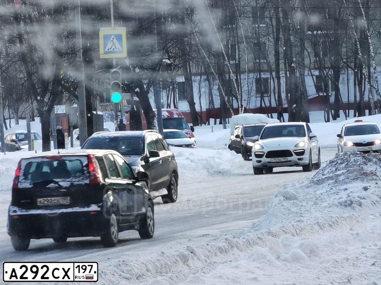 Фото автомобиля NISSAN NOTE, 2008 — госномер А292СХ197. Цвет: ЧЕРНЫЙ