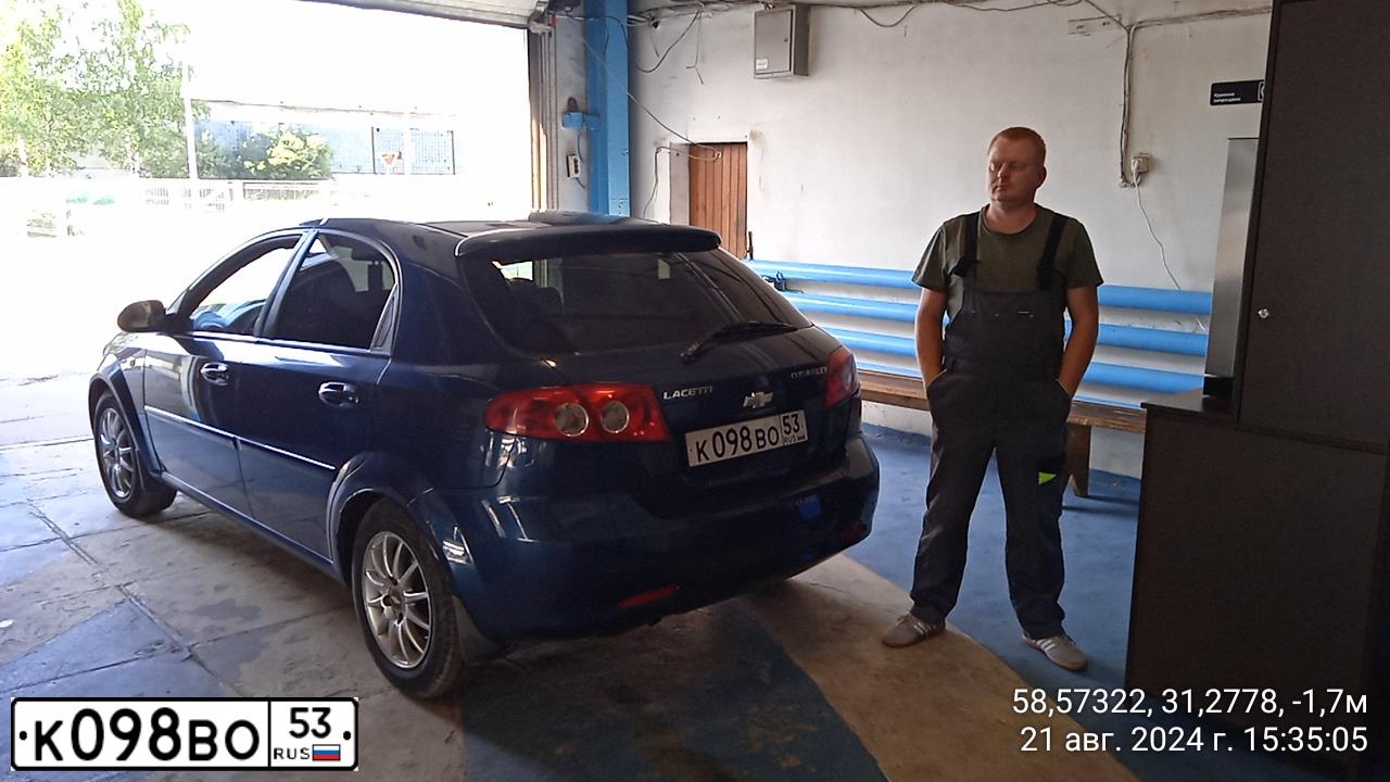Фото автомобиля CHEVROLET LACETTI, 2008 — госномер Т439НН47. Цвет: синий