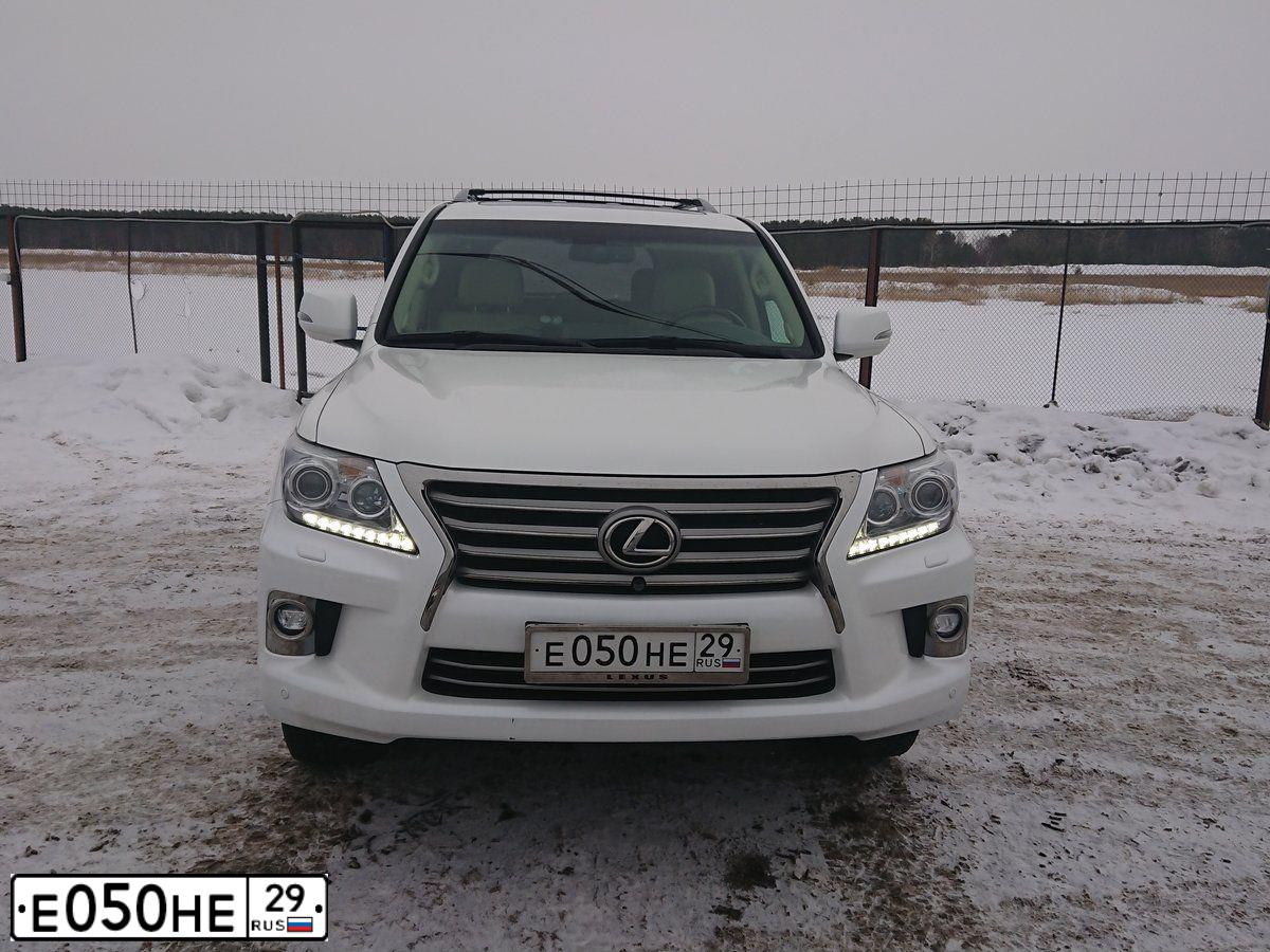 Фото автомобиля LEXUS LX, 2018 — госномер Е050НЕ29. Цвет: БЕЛЫЙ