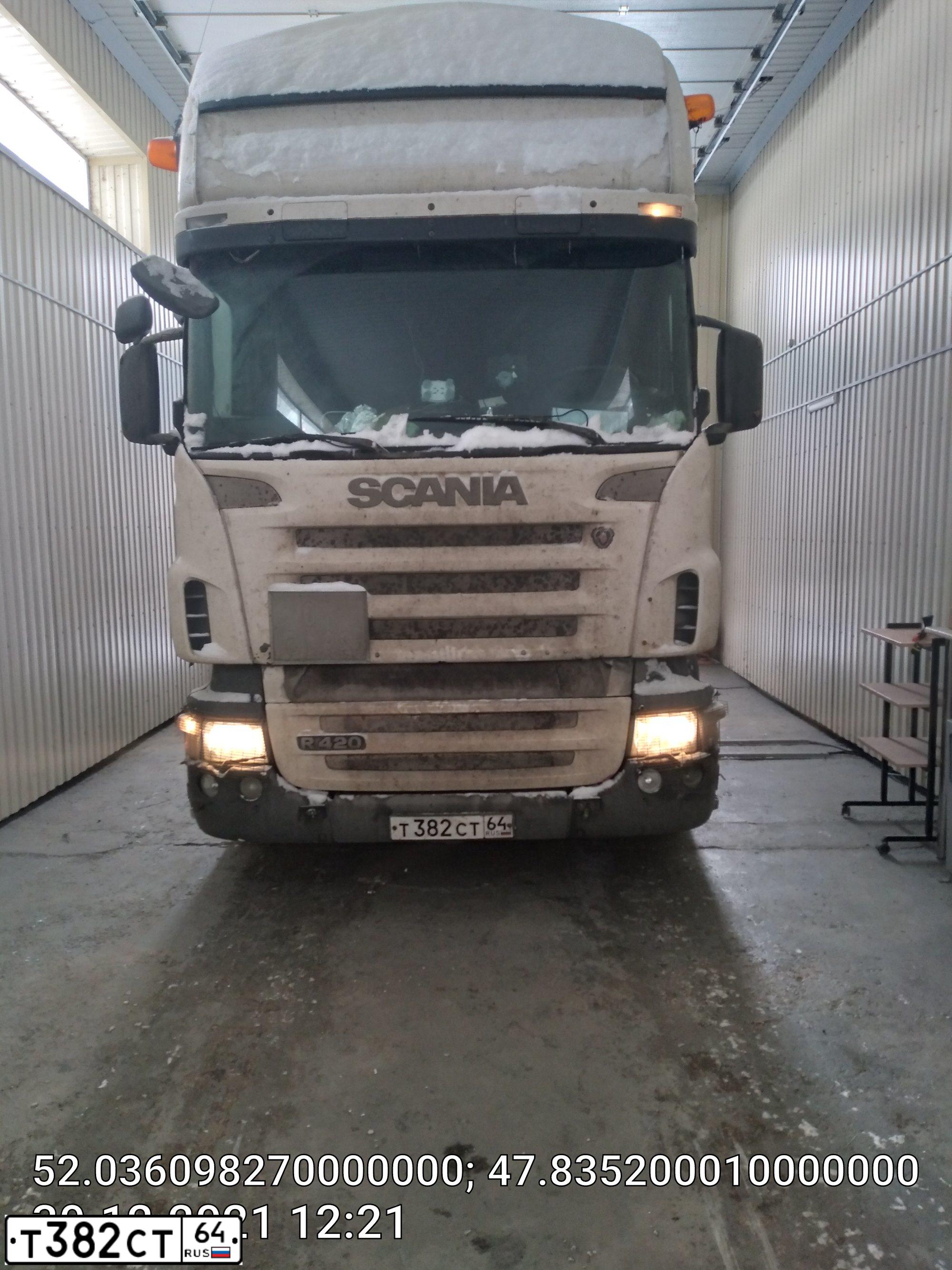 Фото автомобиля SCANIA SERIE R /4X2/, 2006 — госномер Т382СТ64. Цвет: Белый