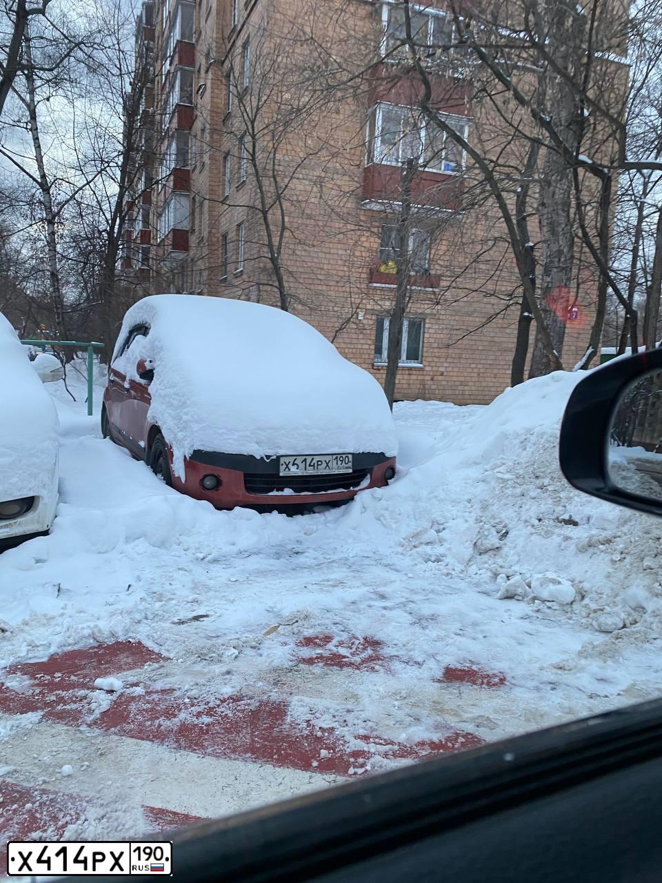 Фото автомобиля KIA RIO, 2011 — госномер О055ВТ550. Цвет: БЕЖЕВЫЙ