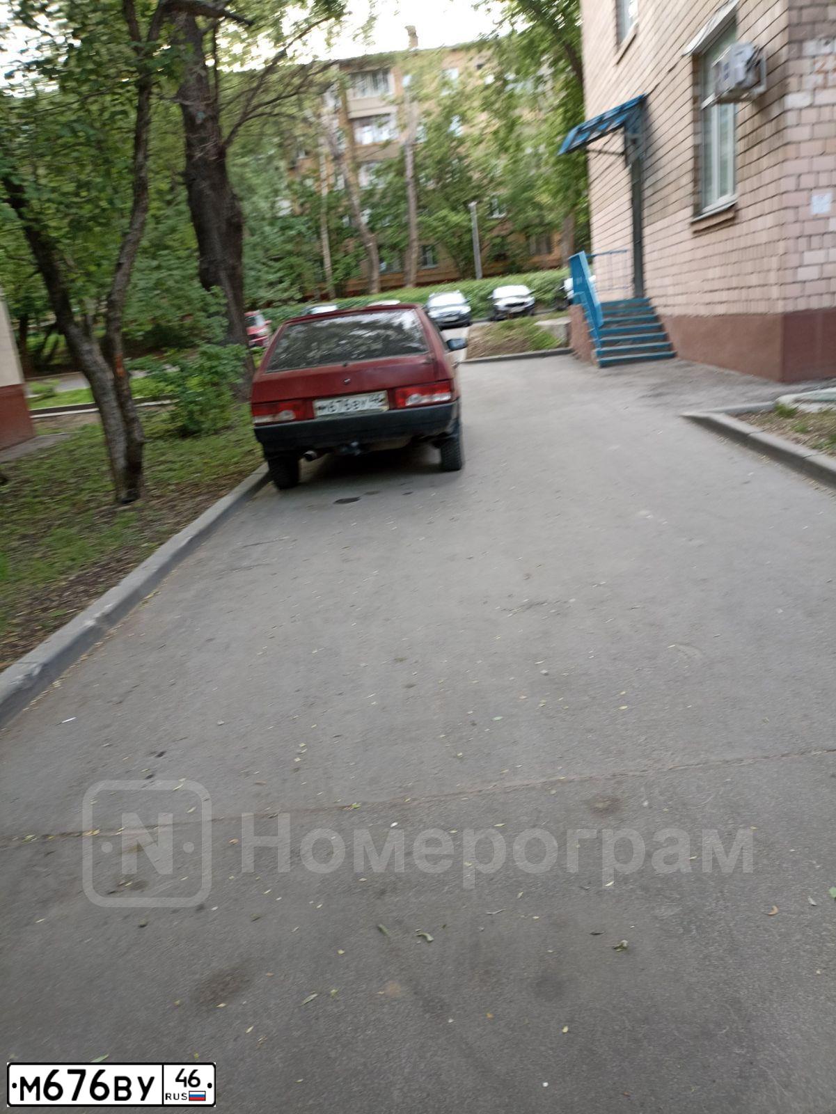 Фото автомобиля LADA 2109 SAMARA, 1995 — госномер М676ВУ46. Цвет: ВИШНЕВЫЙ