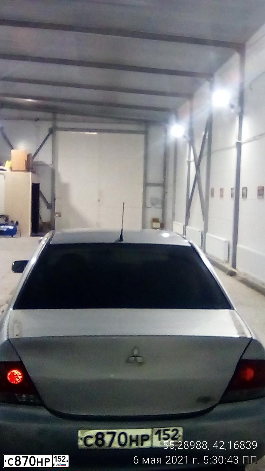 Фото автомобиля MITSUBISHI LANCER, 2004 — госномер С870НР152. Цвет: Серебристый
