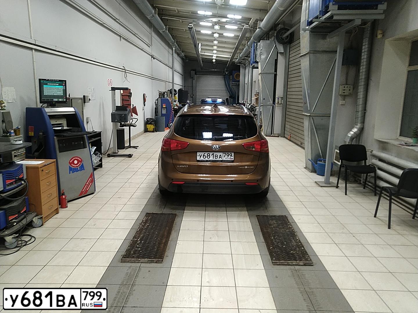 Фото автомобиля KIA CEE'D, 2017 — госномер У681ВА799. Цвет: КОРИЧНЕВЫЙ