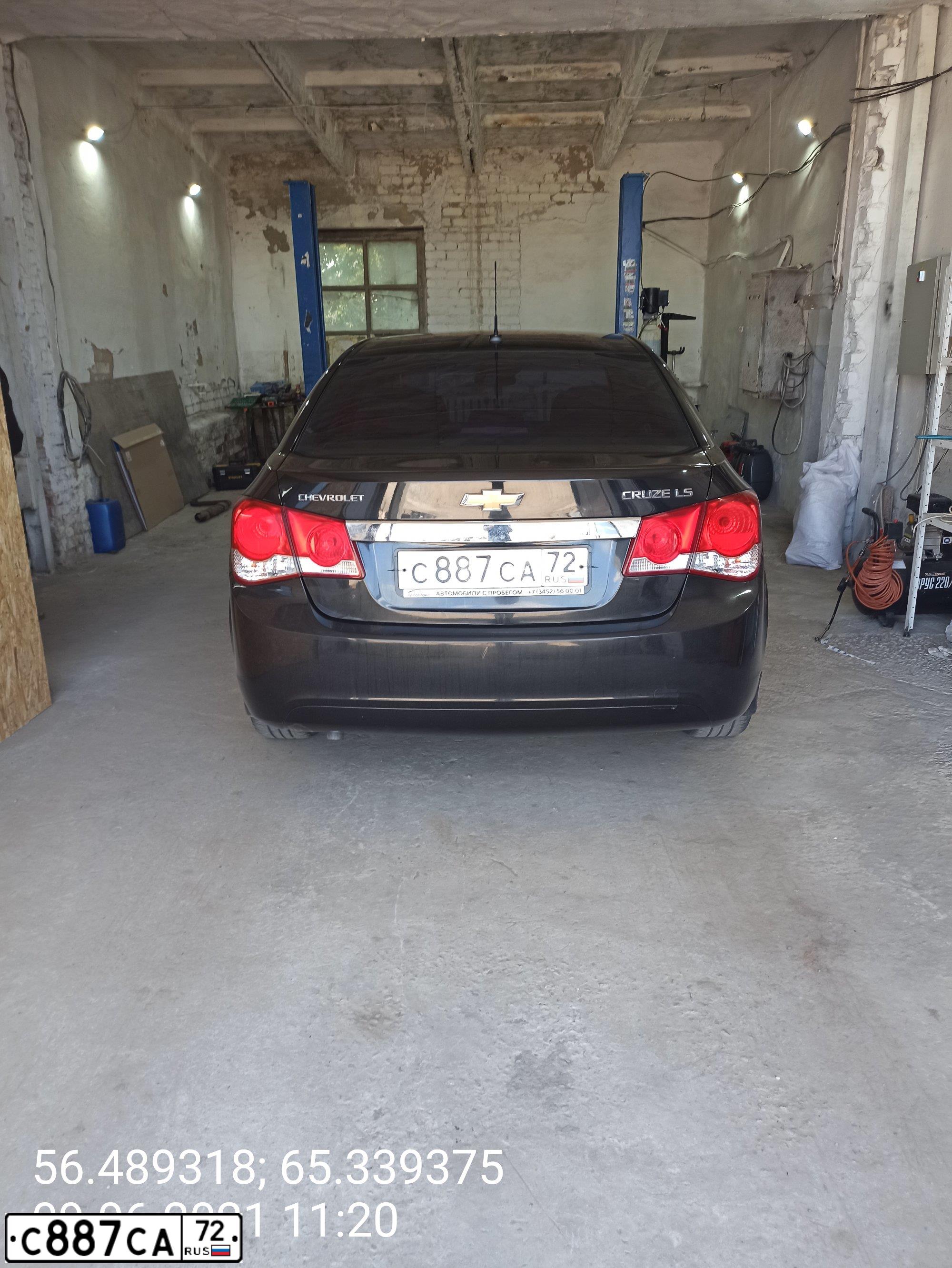 Фото автомобиля CHEVROLET CRUZE, 2012 — госномер С887СА72. Цвет: ЧЕРНЫЙ МЕТАЛЛИК