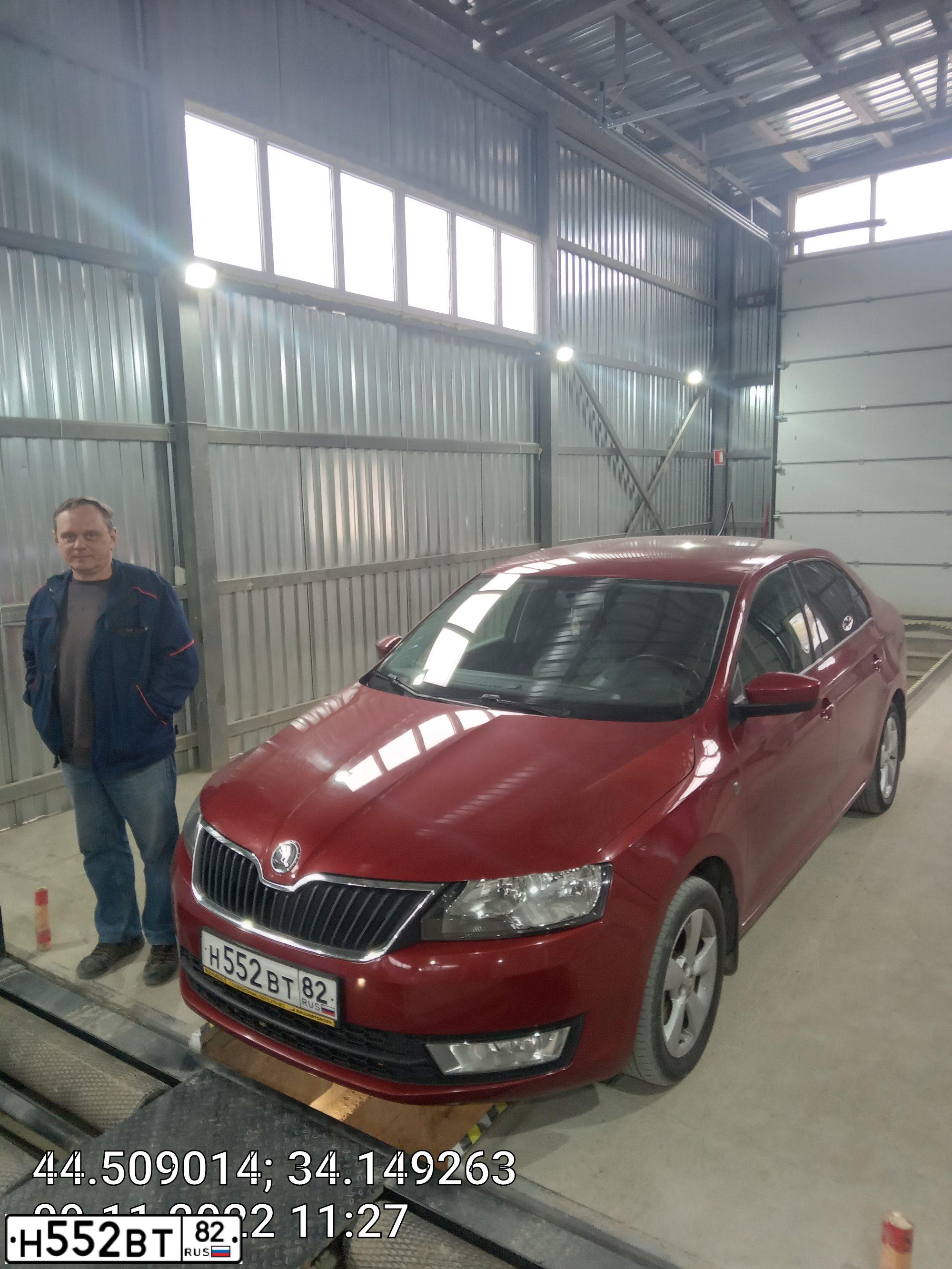 Фото автомобиля SKODA RAPID, 2014 — госномер Н552ВТ82. Цвет: Красный
