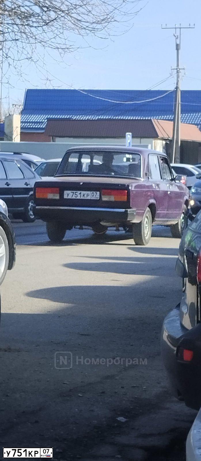 Фото автомобиля LADA 2107, 1997 — госномер У751КР07. Цвет: ФИОЛЕТОВЫЙ
