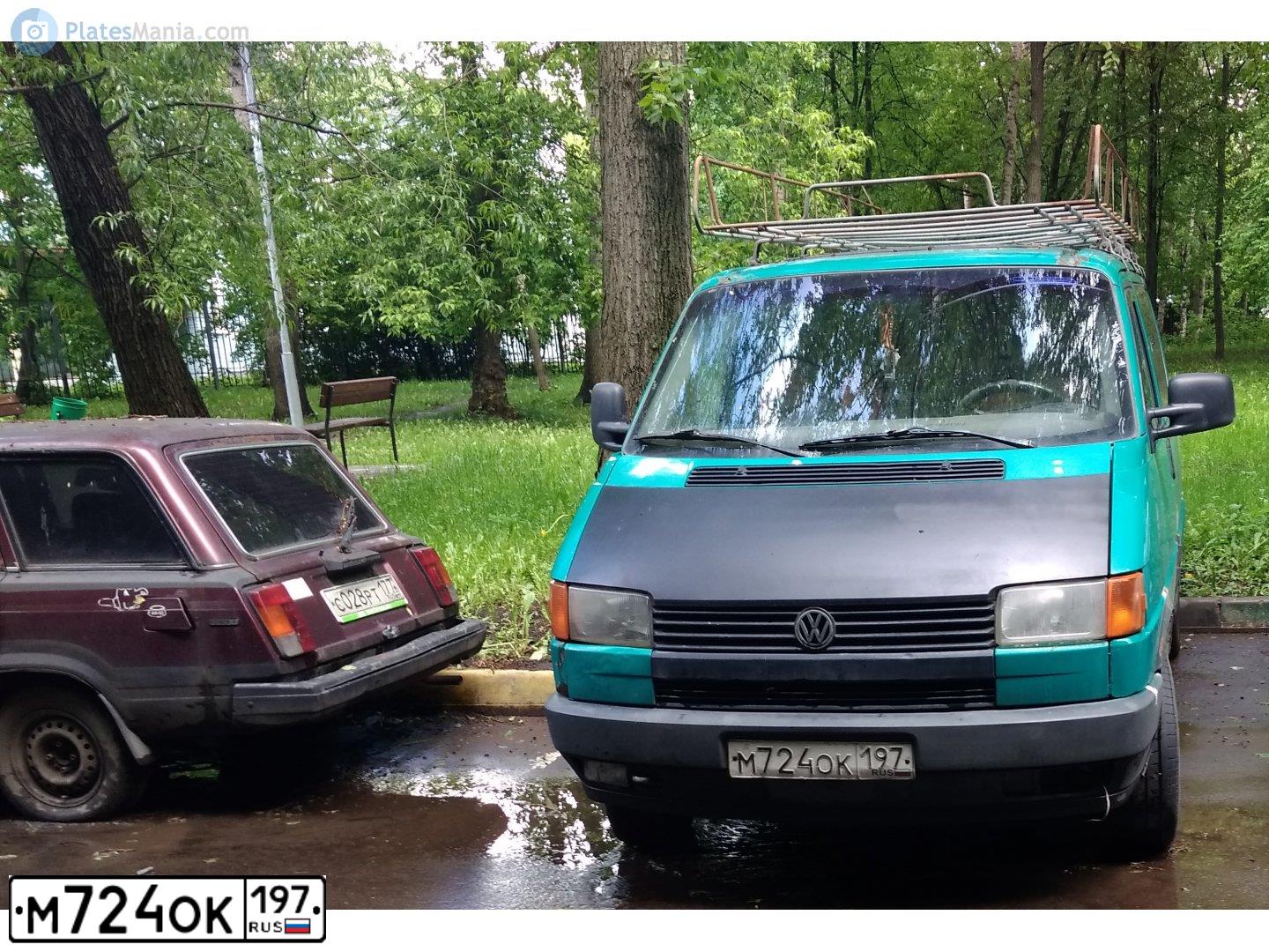 Фото автомобиля VOLKSWAGEN TRANSPORTER, 1993 — госномер М724ОК197. Цвет: ЗЕЛЕНЫЙ