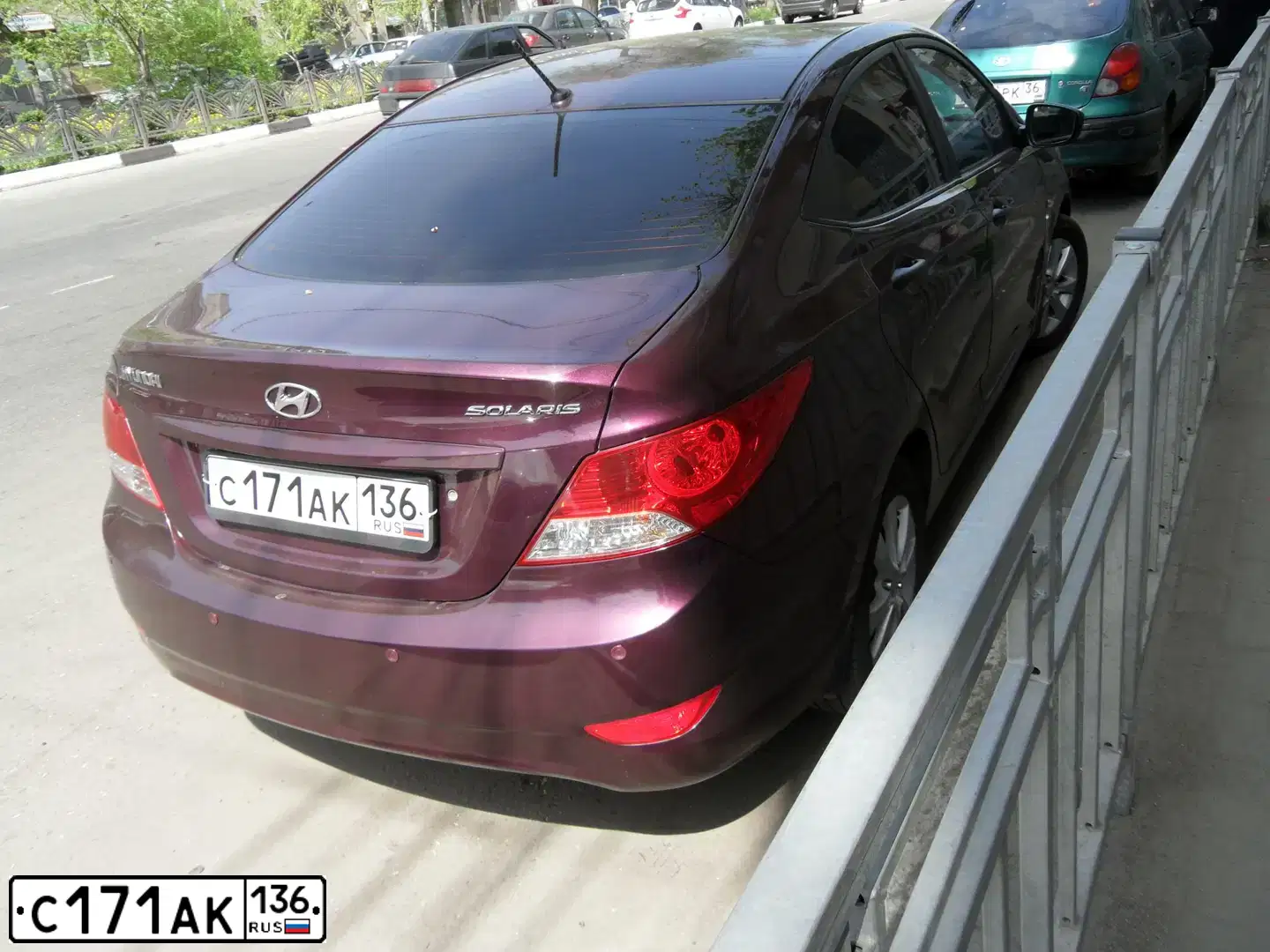 Фото автомобиля HYUNDAI SOLARIS, 2012 — госномер С171АК136. Цвет: ФИОЛЕТОВЫЙ