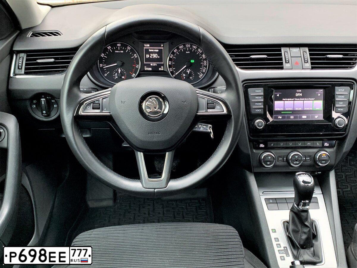 Фото автомобиля SKODA OCTAVIA, 2014 — госномер Р698ЕЕ777. Цвет: КОРИЧНЕВЫЙ