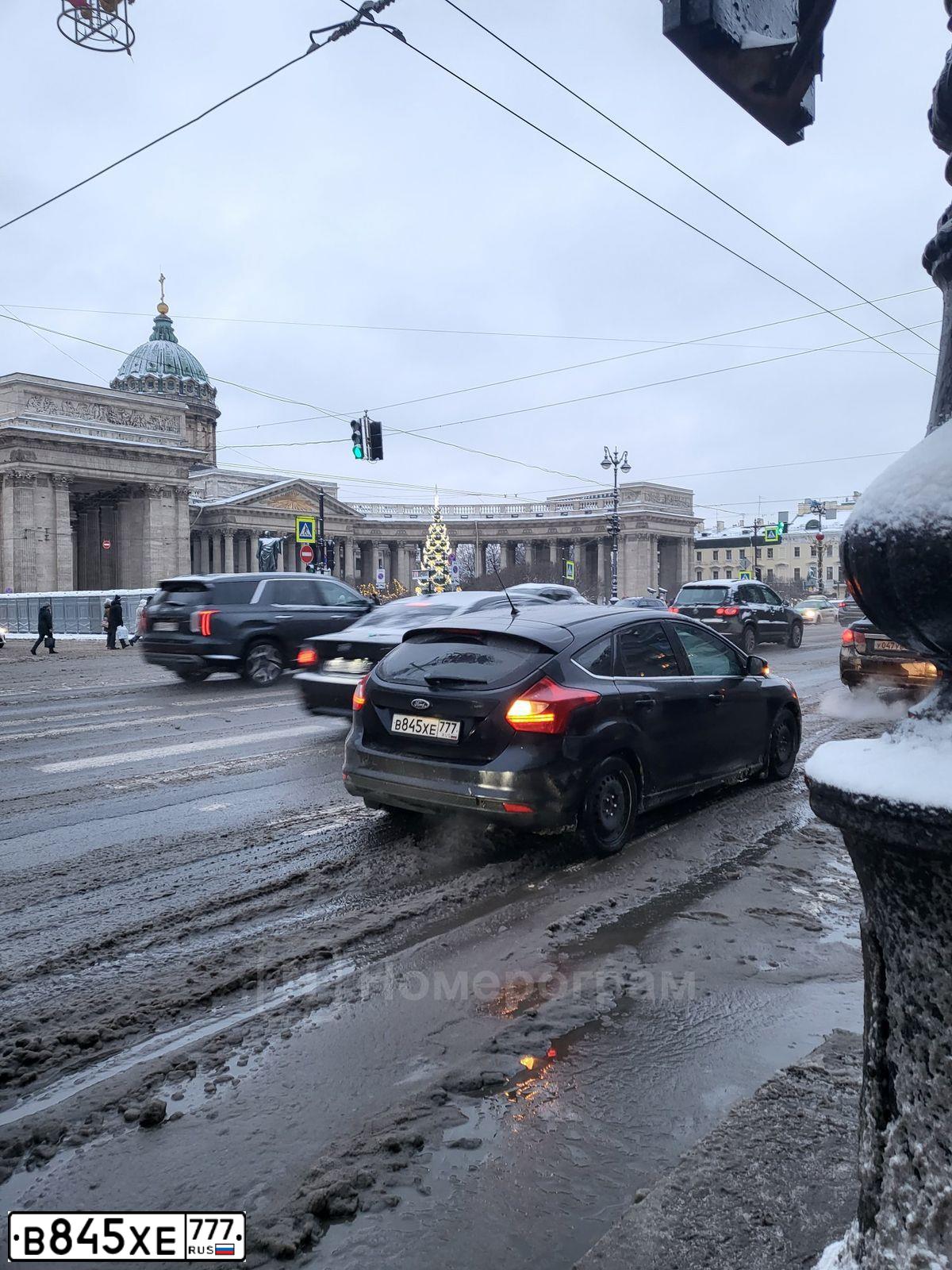 Фото автомобиля FORD FOCUS, 2011 — госномер В845ХЕ777. Цвет: ЧЕРНЫЙ