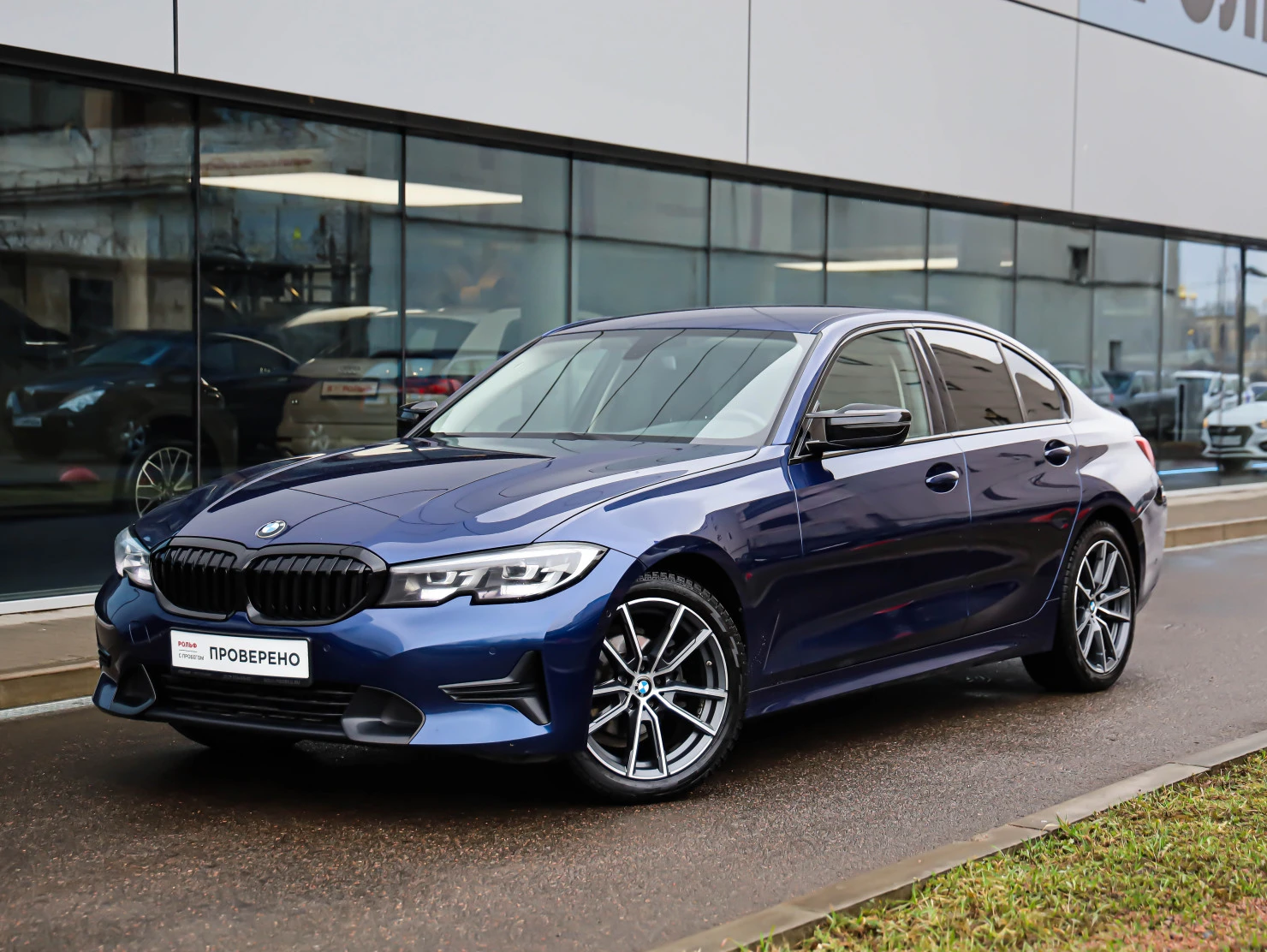 Фото автомобиля BMW SERIE 3, 2020 — госномер А663ЕН172. Цвет: синий