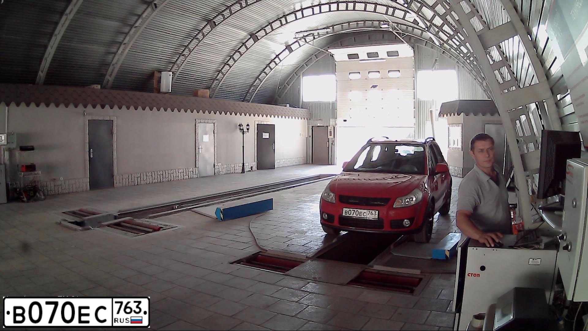 Фото автомобиля SUZUKI SX 4, 2008 — госномер В070ЕС763. Цвет: КРАСНЫЙ