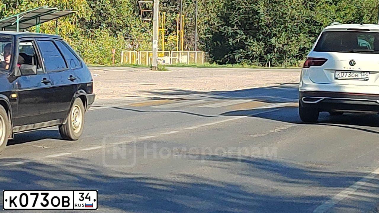 Фото автомобиля MAN 10.000-SERIE, 1999 — госномер У073ОВ34. Цвет: ЗЕЛЕНЫЙ
