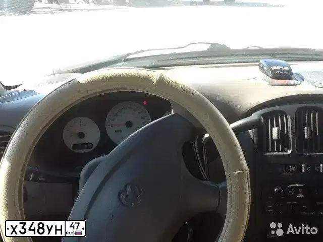 Фото автомобиля DODGE /GRAND/ CARAVAN, 2001 — госномер Х336АТ799. Цвет: Красный