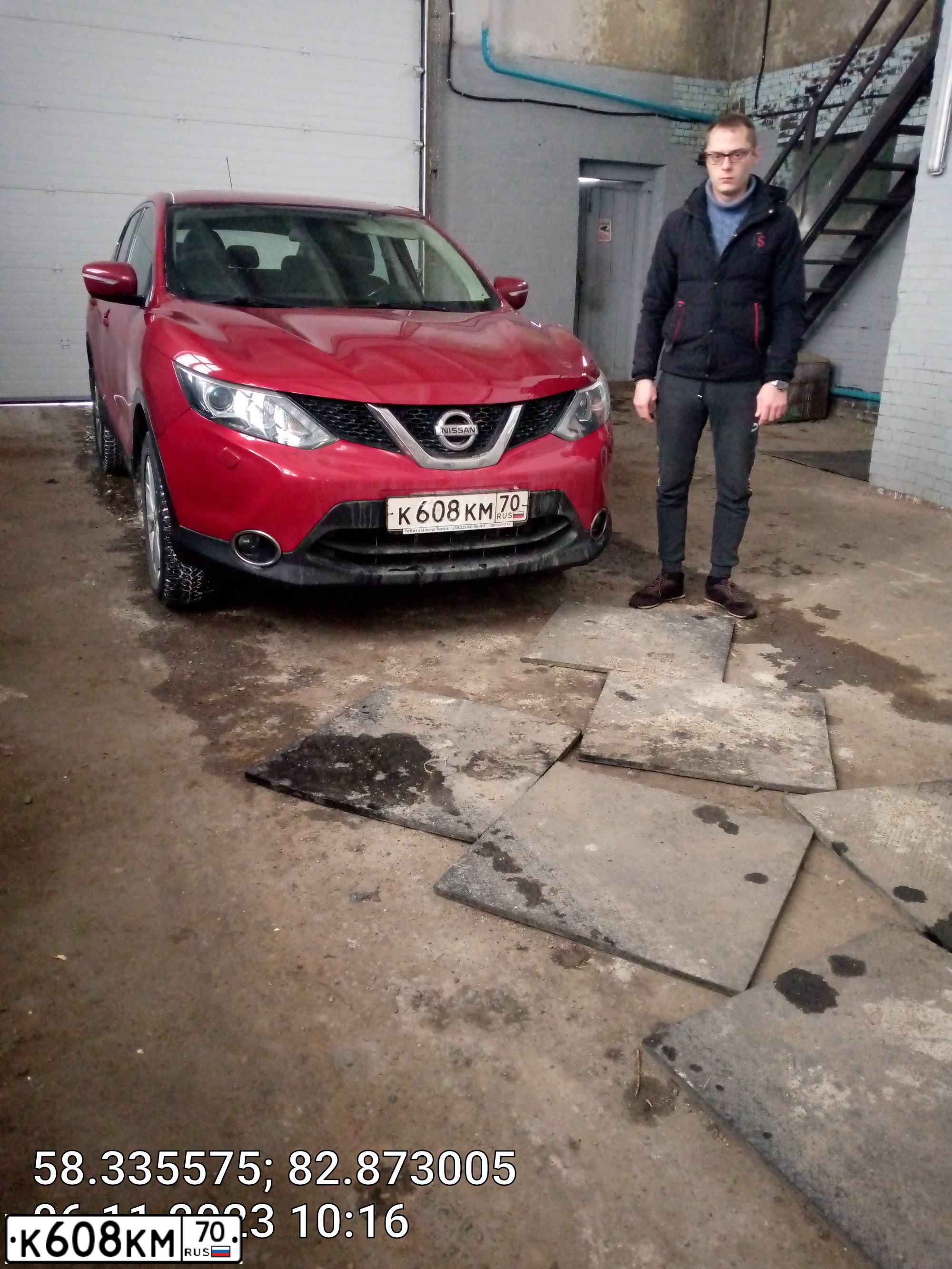 Фото автомобиля NISSAN QASHQAI, 2014 — госномер К608КМ70. Цвет: КРАСНЫЙ