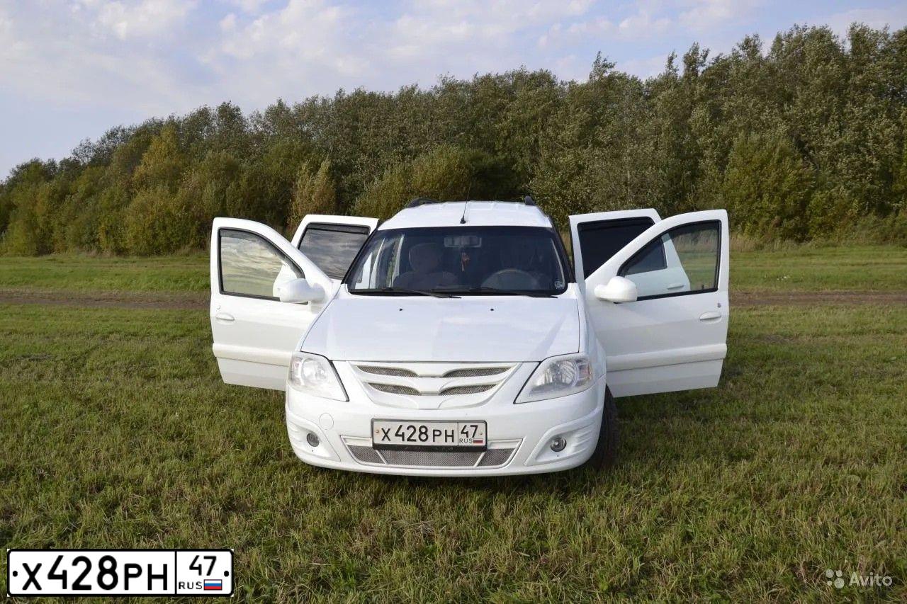 Фото автомобиля LADA LARGUS, 2013 — госномер Х428РН47. Цвет: Белый