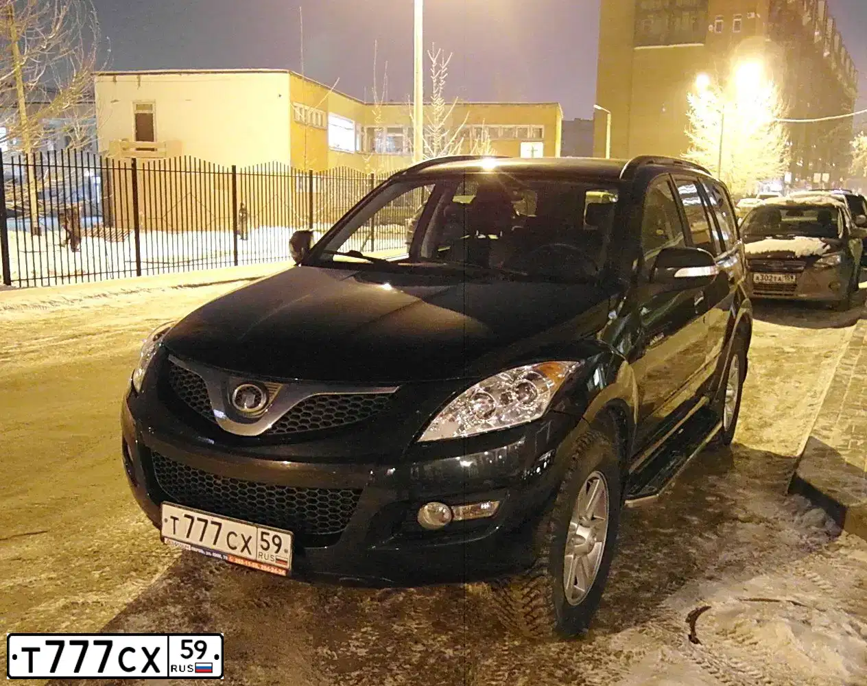 Фото автомобиля GEELY Y EMGRAND, 2013 — госномер Т505МС59. Цвет: СТАЛЬНОЙ (СЕРЫЙ)