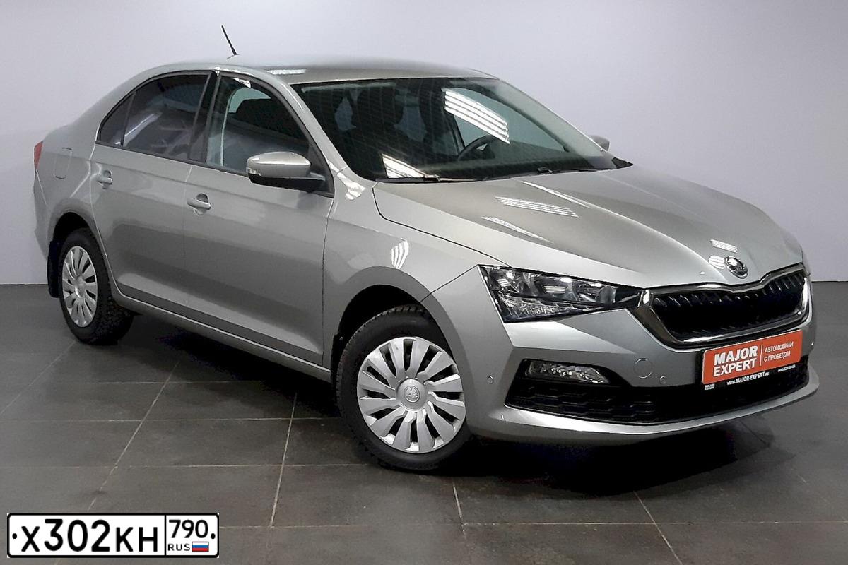 Фото автомобиля SKODA RAPID, 2021 — госномер Т229АМ977. Цвет: СЕРЫЙ