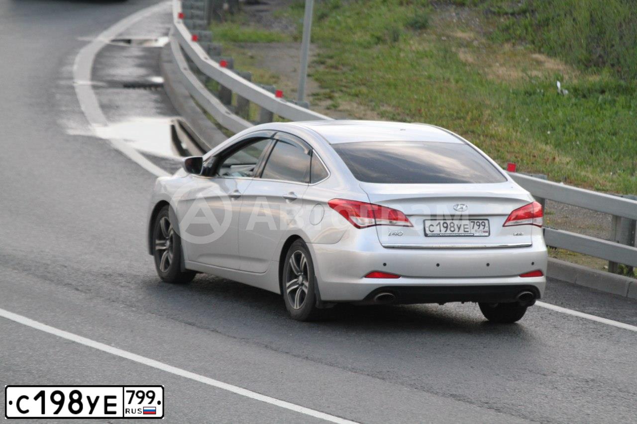Фото автомобиля HYUNDAI I40, 2013 — госномер С198УЕ799. Цвет: Серый