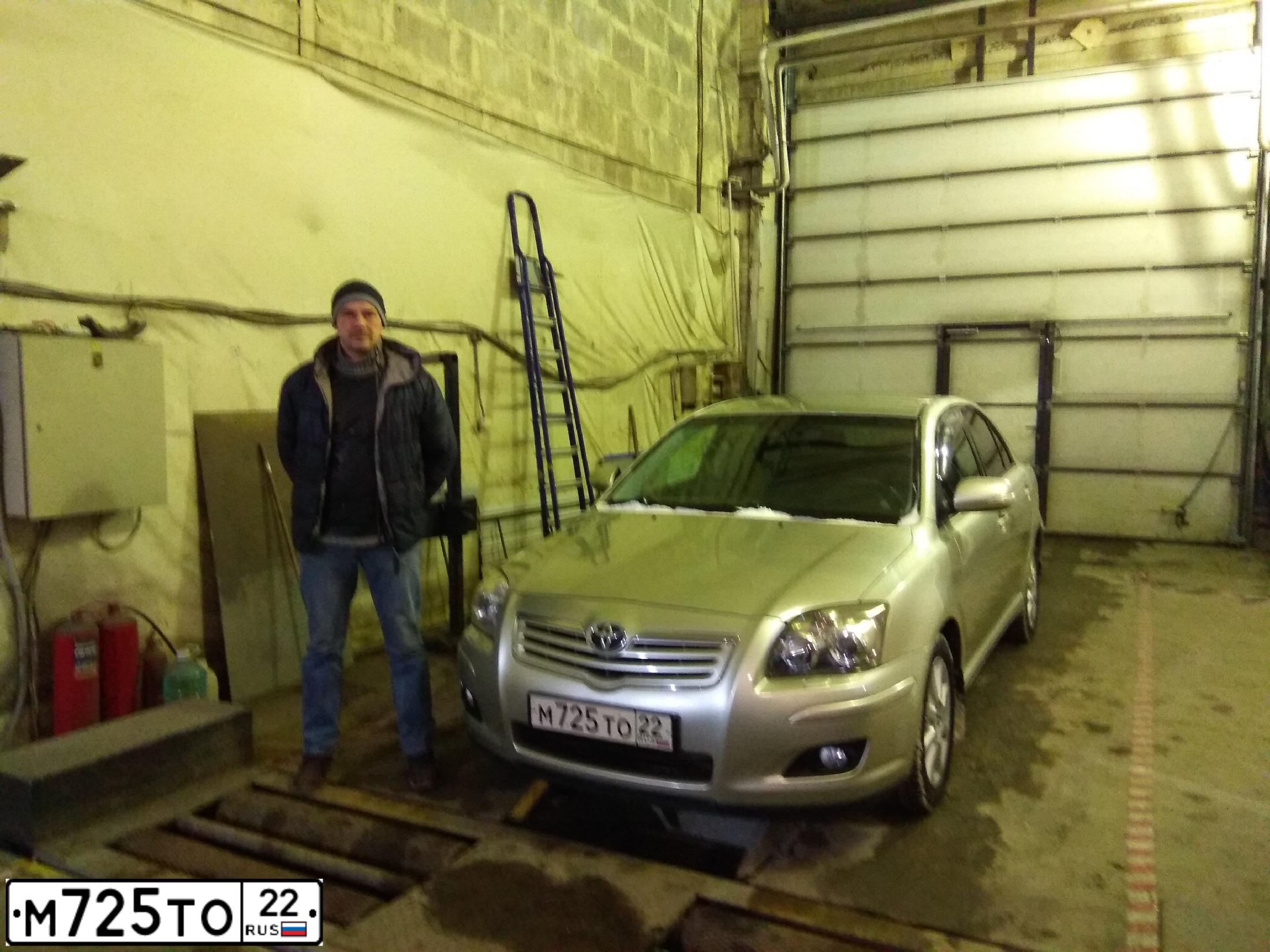 Фото автомобиля TOYOTA AVENSIS, 2007 — госномер В394РХ122. Цвет: Серебристый