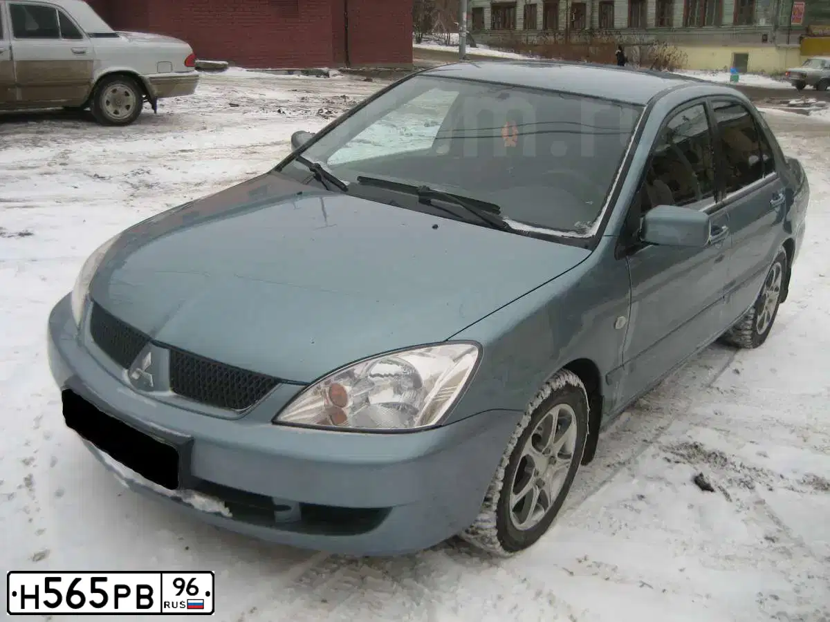 Фото автомобиля HONDA ELEMENT, 2003 — госномер Н565РВ96. Цвет: СЕРЫЙ