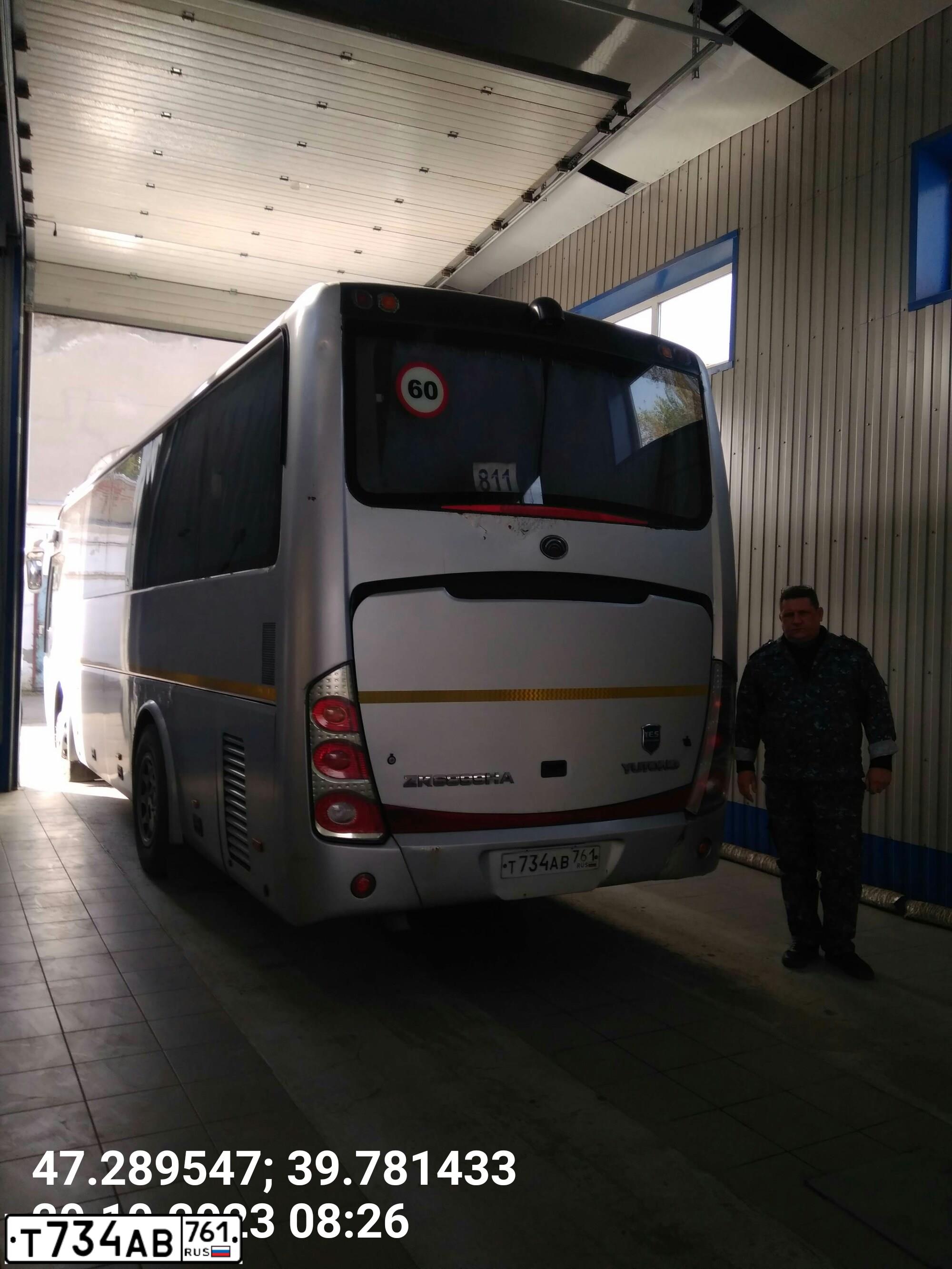 Фото автомобиля YUTONG G 6899, 2012 — госномер Т734АВ761. Цвет: Серебристый