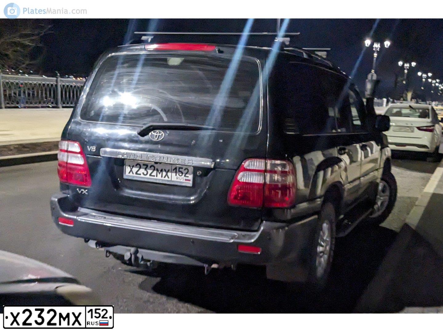 Фото автомобиля TOYOTA LAND CRUISER 100, 2004 — госномер А739ТУ252. Цвет: ЧЕРНЫЙ