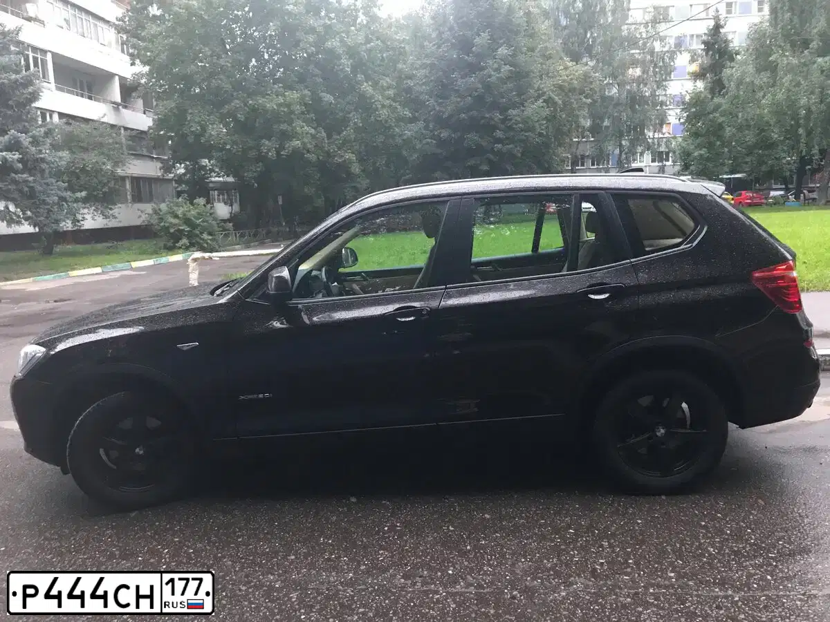 Фото автомобиля BMW X3, 2015 — госномер Т595МУ18. Цвет: Коричневый