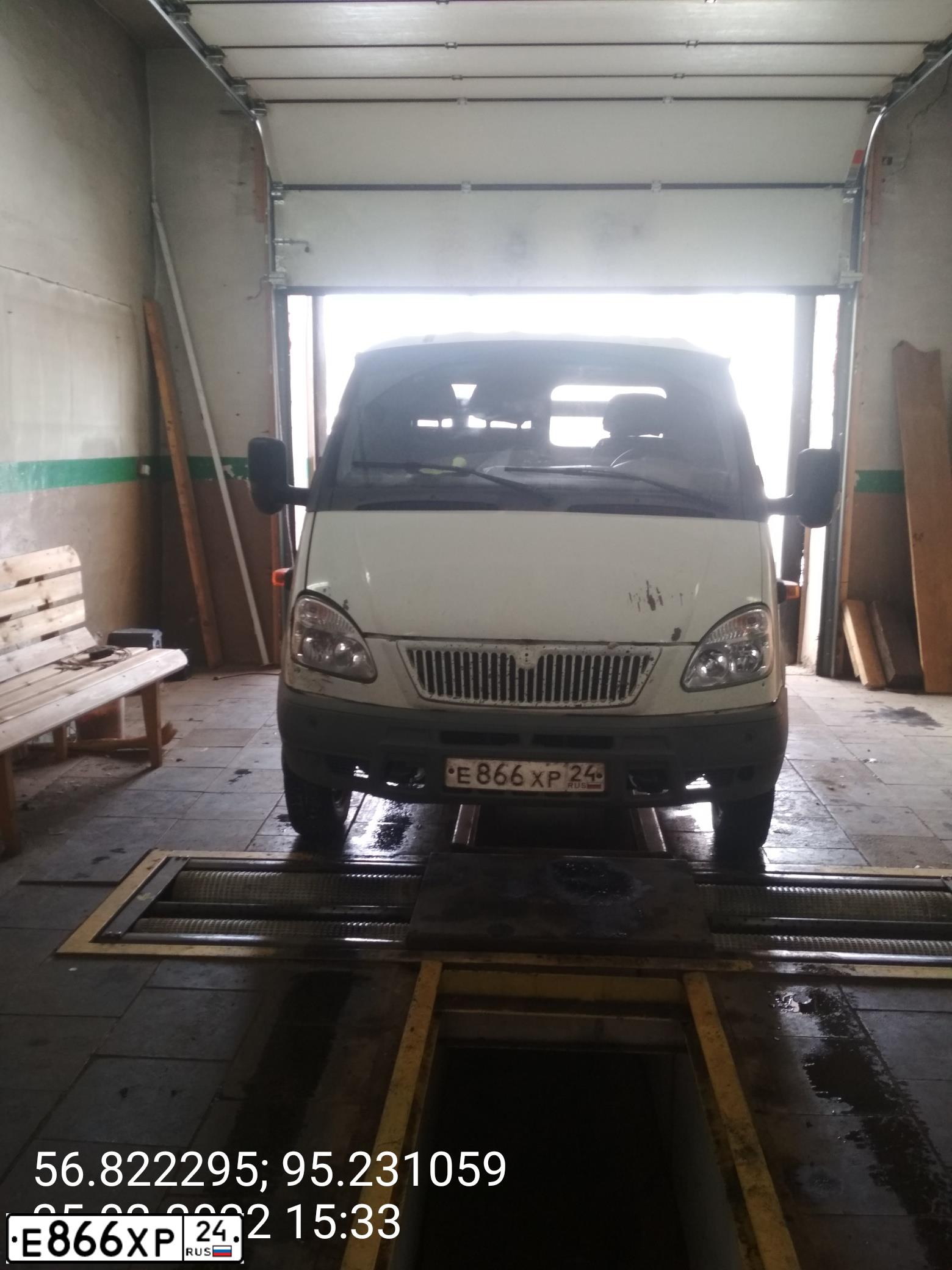 Фото автомобиля GAZ Z 3302 GAZEL, 2008 — госномер Е866ХР124. Цвет: Белый