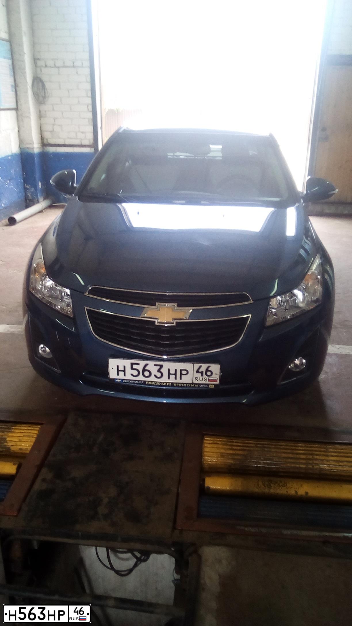 Фото автомобиля CHEVROLET CRUZE, 2014 — госномер С696ЕС46. Цвет: СИНИЙ МЕТАЛЛИК