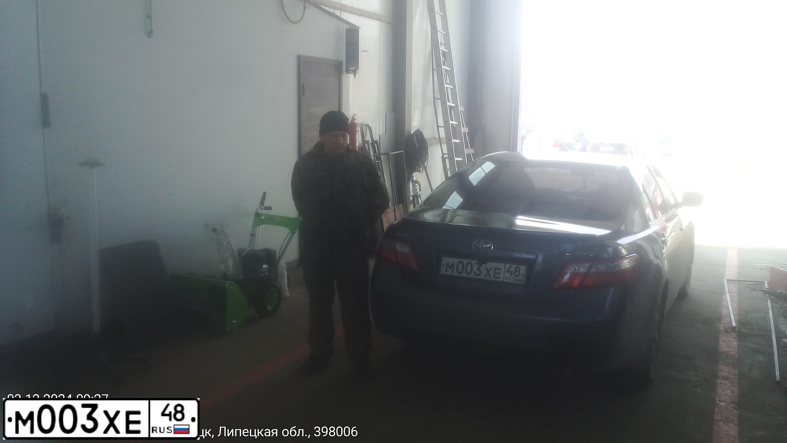 Фото автомобиля TOYOTA CAMRY, 2008 — госномер У141ОТ48. Цвет: СЕРЫЙ