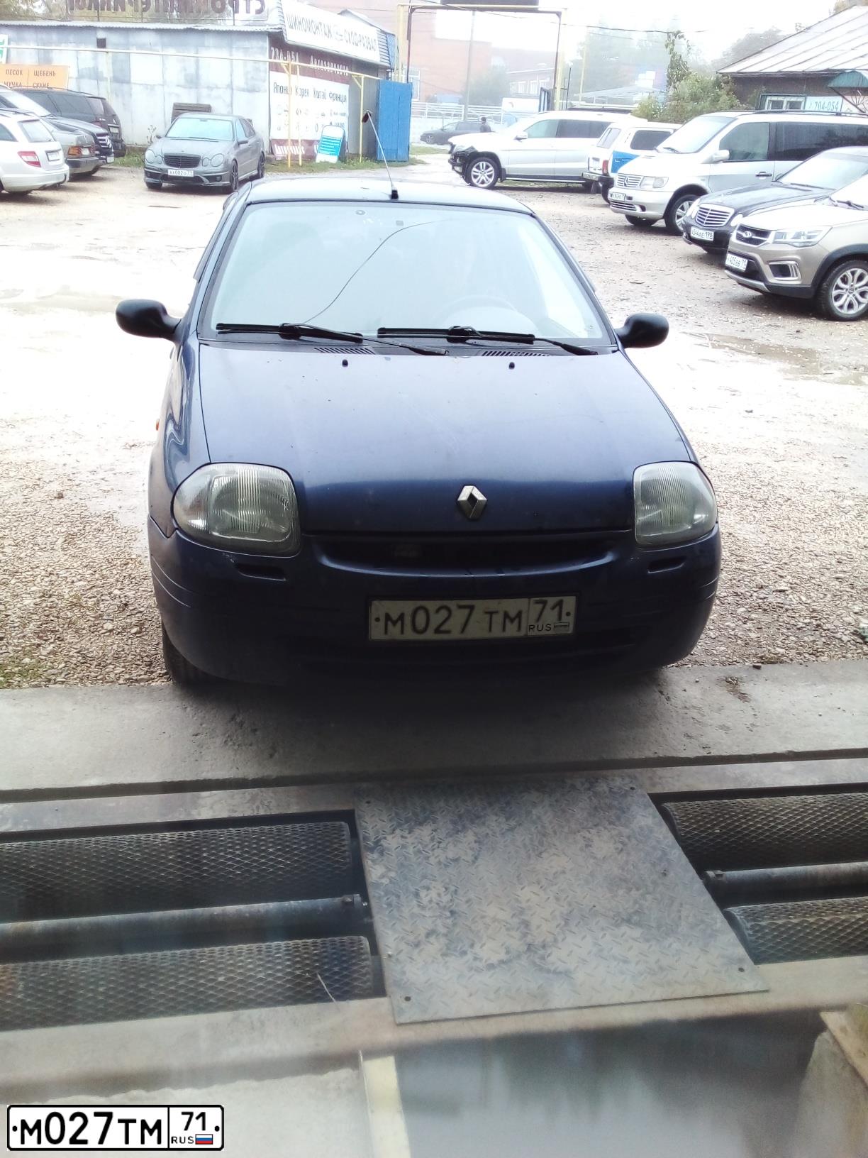 Фото автомобиля RENAULT CLIO, 2001 — госномер У692ВЕ58. Цвет: синий