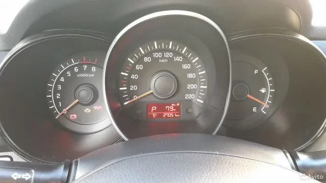 Фото автомобиля KIA RIO, 2015 — госномер Т143РВ58. Цвет: Красный