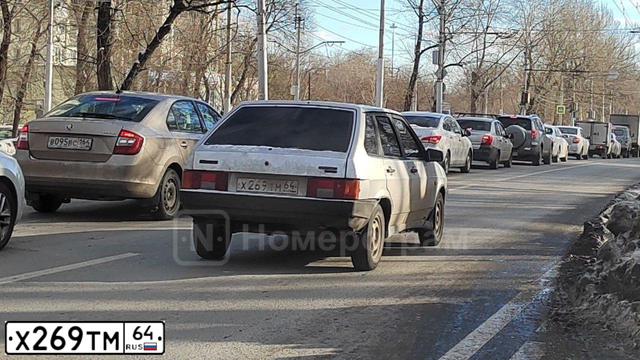 Фото автомобиля LADA 2109 SAMARA, 2003 — госномер Х269ТМ64. Цвет: СЕРЕБРИСТЫЙ