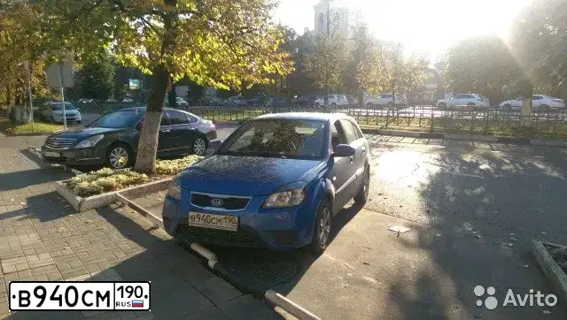 Фото автомобиля KIA RIO, 2011 — госномер О422АУ68. Цвет: СИНИЙ