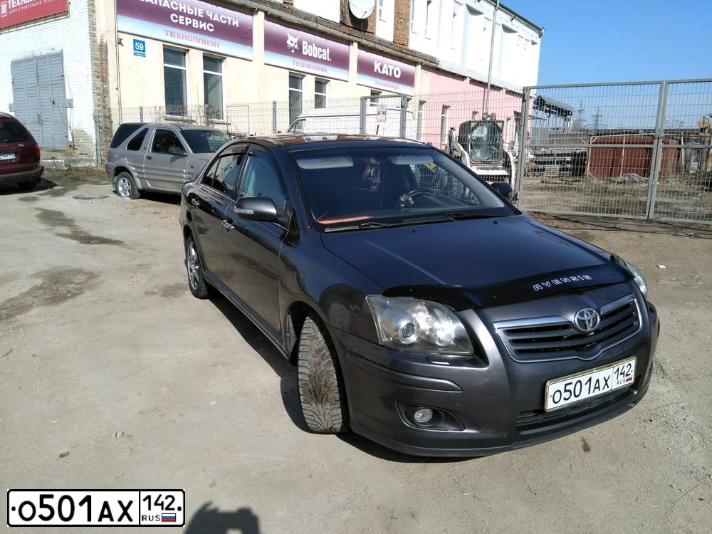 Фото автомобиля TOYOTA AVENSIS, 2006 — госномер О501АХ142. Цвет: СЕРЫЙ