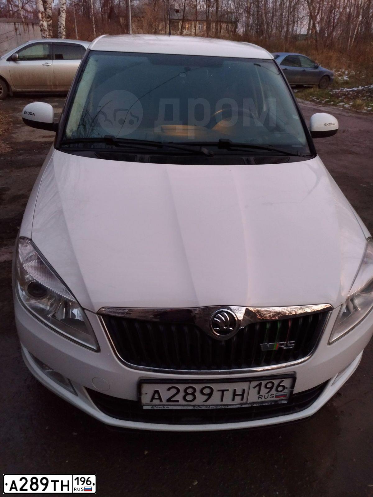 Фото автомобиля SKODA FABIA, 2014 — госномер Х510ЕМ196. Цвет: Белый